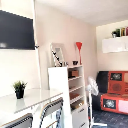 Ideal A La Roquille - 4 Pers. - Fr-1-880-85 Apartment